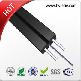 LSZH Osłona Wewnętrzny kabel światłowodowy Przędza kevlarowa Wytrzymałość materiału Członek-kabel FTTH